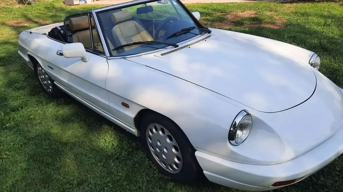 Usata Alfa Romeo Spider 122 CV (89 kW) 1992 Bianco Cabrio