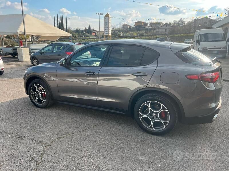 Usata Alfa Romeo Stelvio Executive 190 CV (139 kW) 2019 Grigio SUV