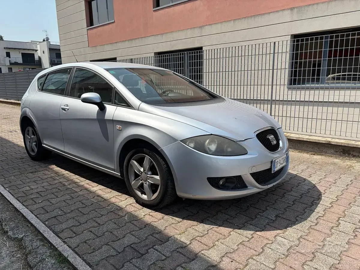 Usata Seat Leon 90 CV (66 kW) 2008 Grigio Utilitaria
