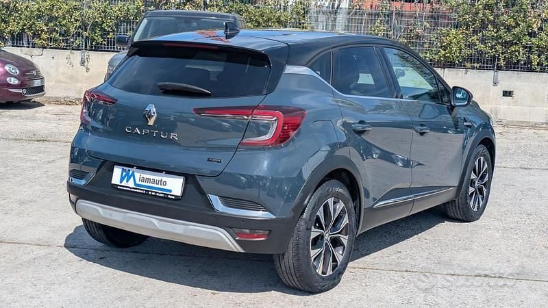 Usata Renault Captur Equilibre 143 CV (105 kW) 2023 Blu SUV