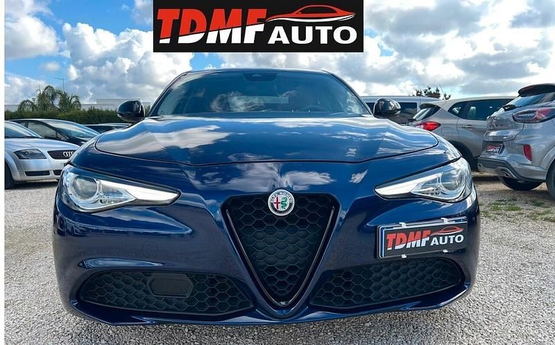 Usata Alfa Romeo Giulia Super 150 CV (110 kW) 2017 Blu Berlina