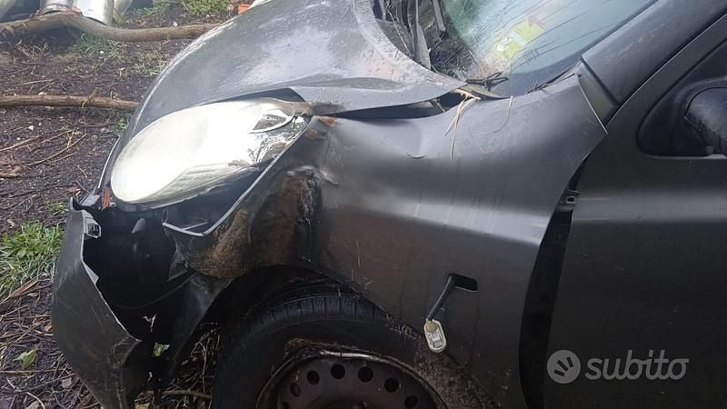 Usata Nissan Micra 2004 Grigio Utilitaria