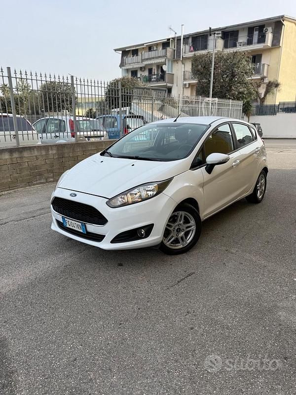 Usata Ford Fiesta Titanium 75 CV (55 kW) 2016 Bianco Berlina