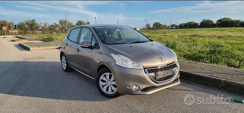 Usata Peugeot 208 Active 2014 Utilitaria