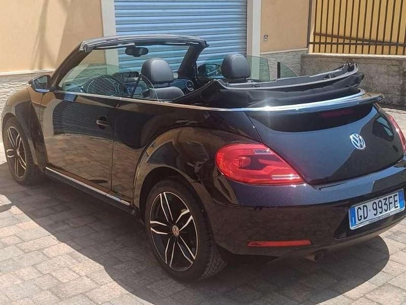 Nero Usata 2014 VW Maggiolino Design Cabrio | 16.100 € (Buon prezzo) - Immagine 1/4