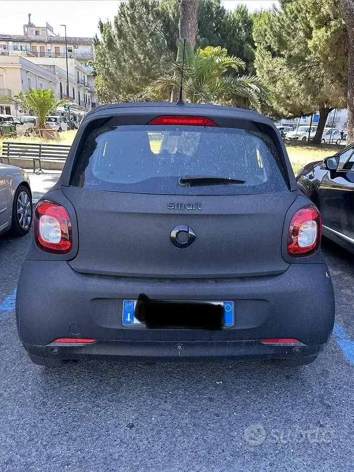 Usata Smart ForFour 90 CV (66 kW) 2017 Grigio Utilitaria