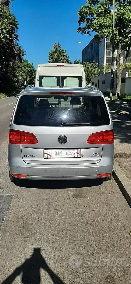 Usata VW Touran 140 CV (102 kW) 2011 Grigio Monovolume