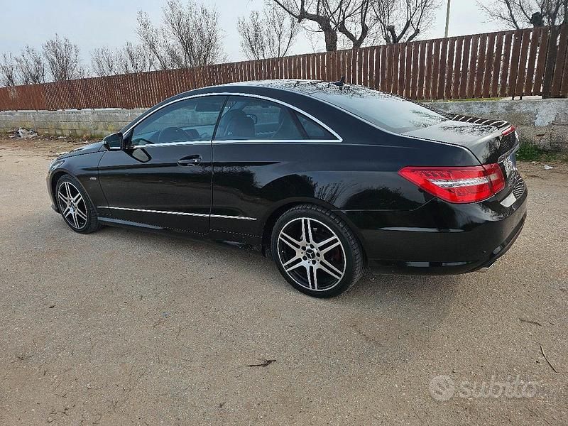 Usata Mercedes E250 204 CV (150 kW) 2013 Nero Coupé