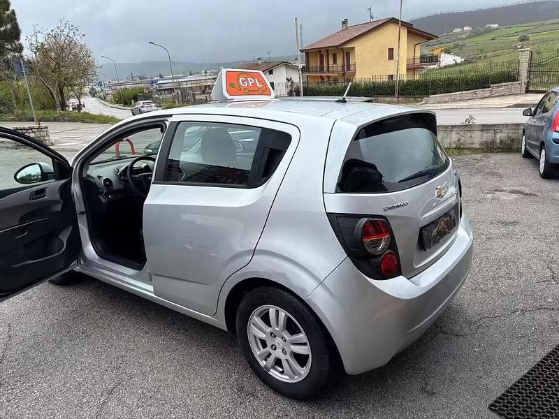 Usata Chevrolet Aveo LS 84 CV (61 kW) 2013 Grigio Berlina