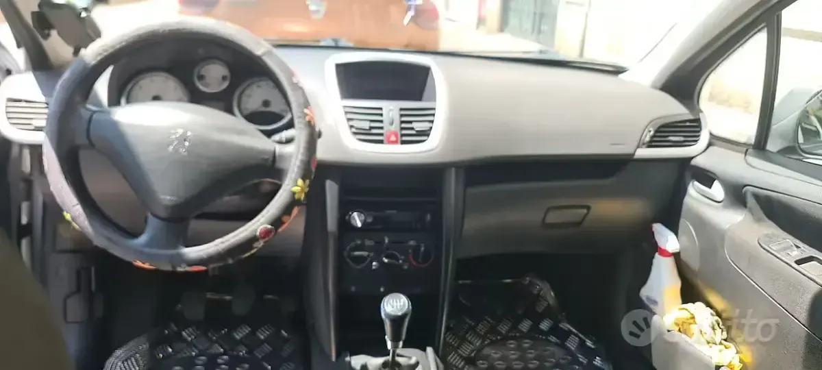 Usata Peugeot 207 73 CV (53 kW) 2010 Bianco Berlina