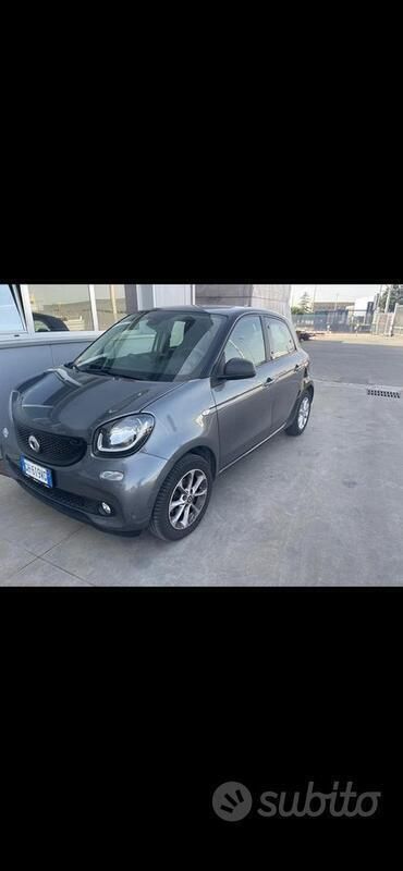 Usata Smart ForFour 71 CV (52 kW) 2019 Grigio Utilitaria