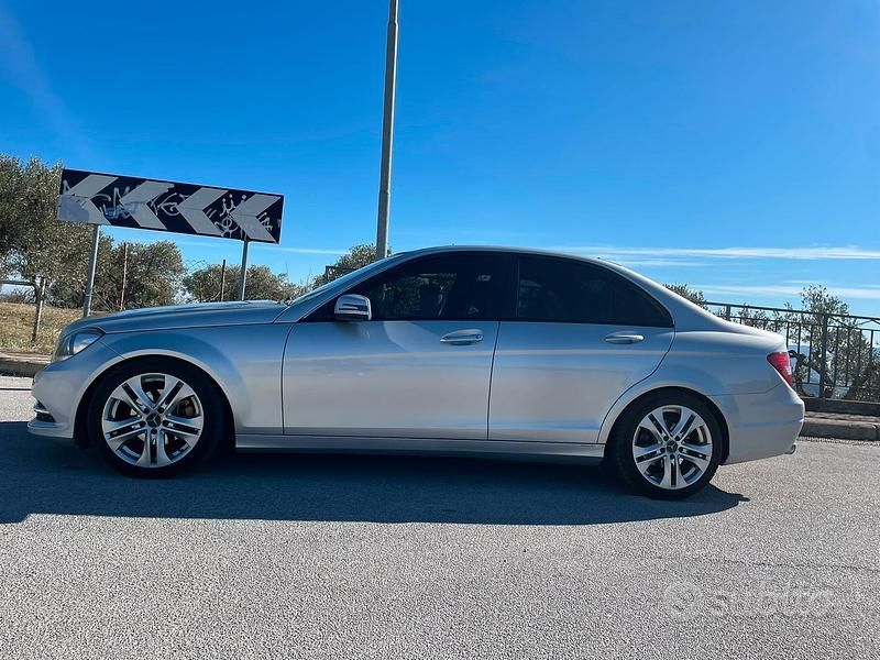 Usata Mercedes C200 136 CV (100 kW) 2011 Grigio Berlina