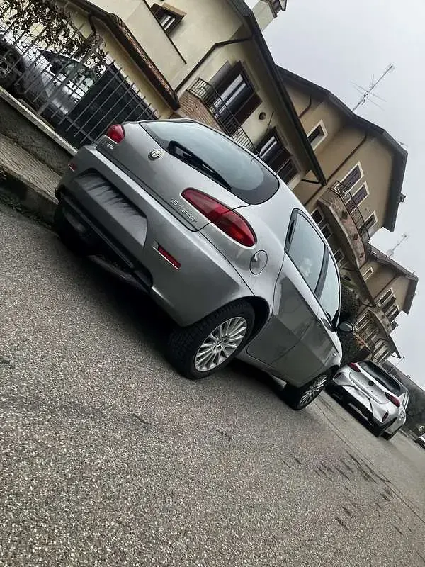 Usata Alfa Romeo 147 Progression 105 CV (77 kW) 2006 Utilitaria