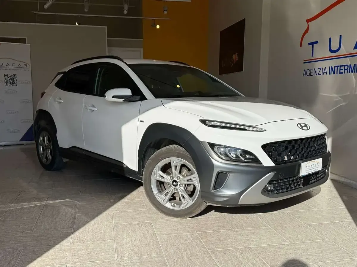 Usata Hyundai Kona 136 CV (100 kW) 2021 Bianco SUV