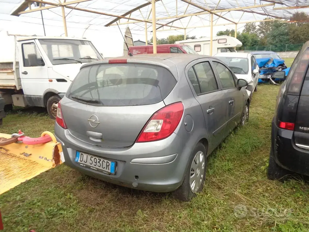 Usata Opel Corsa 60 CV (44 kW) 2006 Grigio Utilitaria