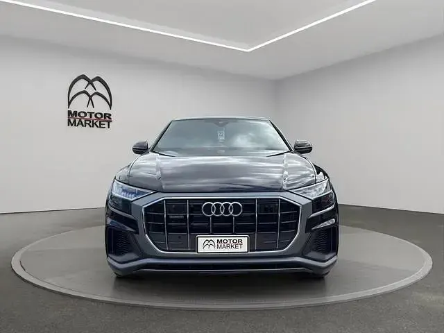 Usata Audi Q8 286 CV (210 kW) 2023 Nero / black SUV