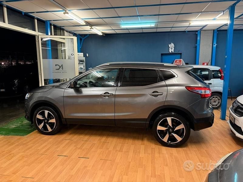 Usata Nissan Qashqai Tekna 110 CV (80 kW) 2016 Grigio SUV