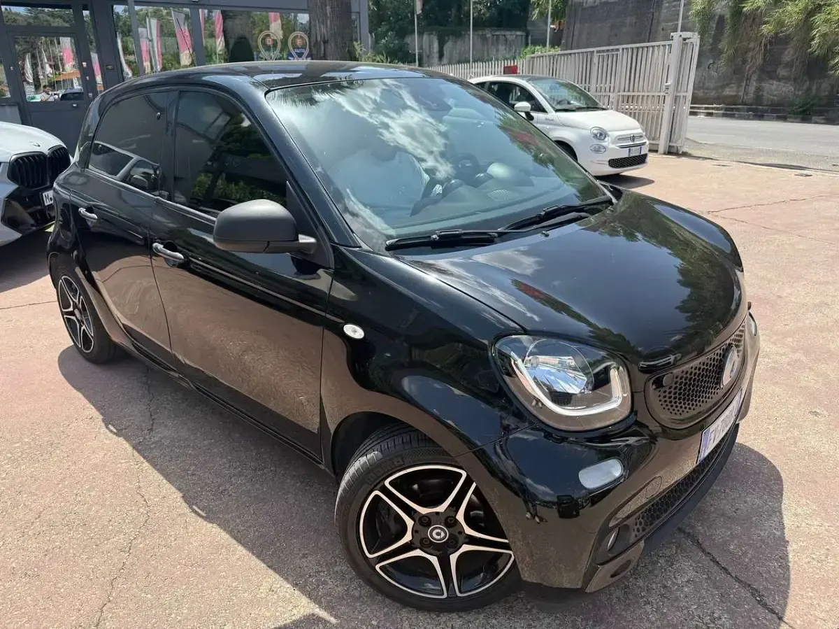 Usata Smart ForFour Prime 90 CV (66 kW) 2017 Nero Utilitaria