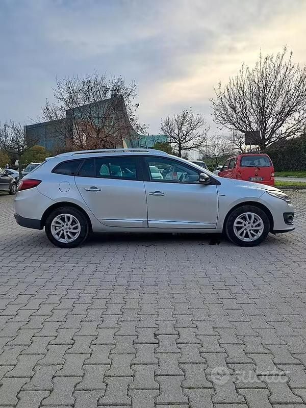 Usata Renault Mégane GrandTour 110 CV (80 kW) 2015 Grigio Station wagon