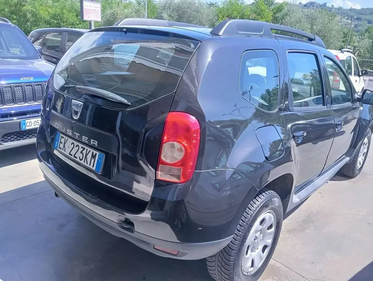 Usata Dacia Duster Ambiance 105 CV (77 kW) 2011 Nero SUV