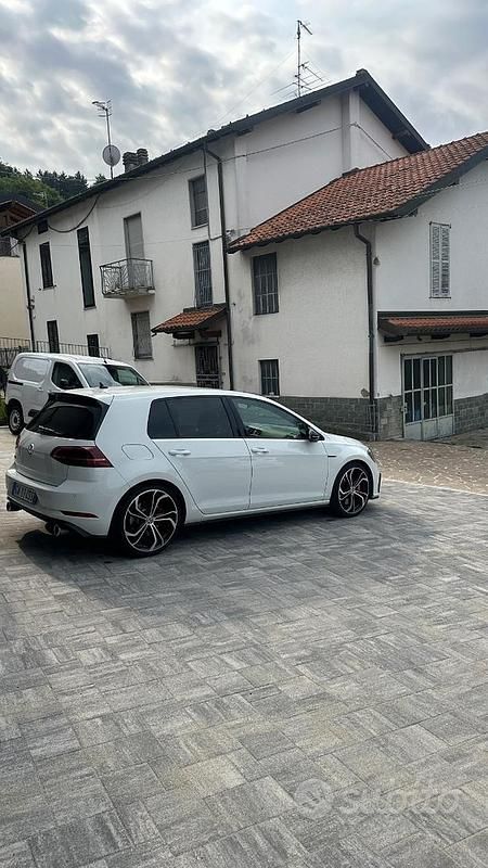 Usata VW Golf VII 245 CV (180 kW) 2019 Bianco Utilitaria