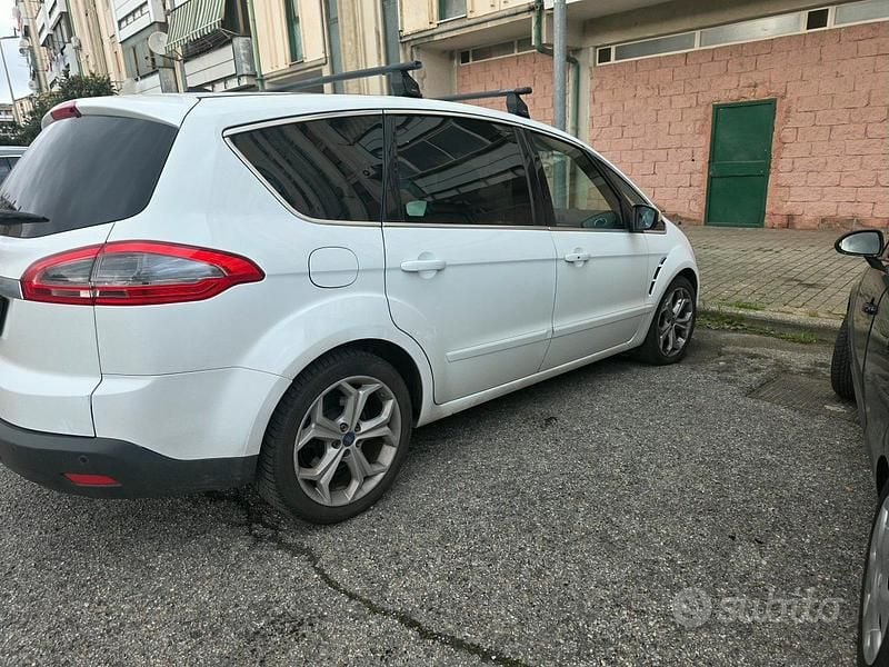 Usata Ford S-MAX Titanium 140 CV (102 kW) 2014 Monovolume
