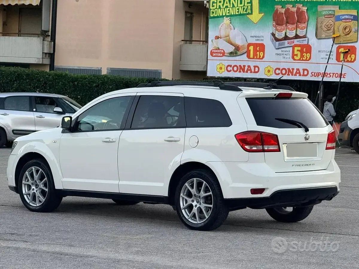 Usata Fiat Freemont 170 CV (125 kW) 2011 Bianco SUV