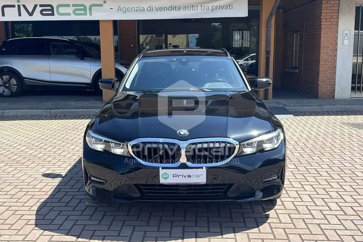 Usata BMW 318 Advantage 150 CV (110 kW) 2020 Nero Station wagon