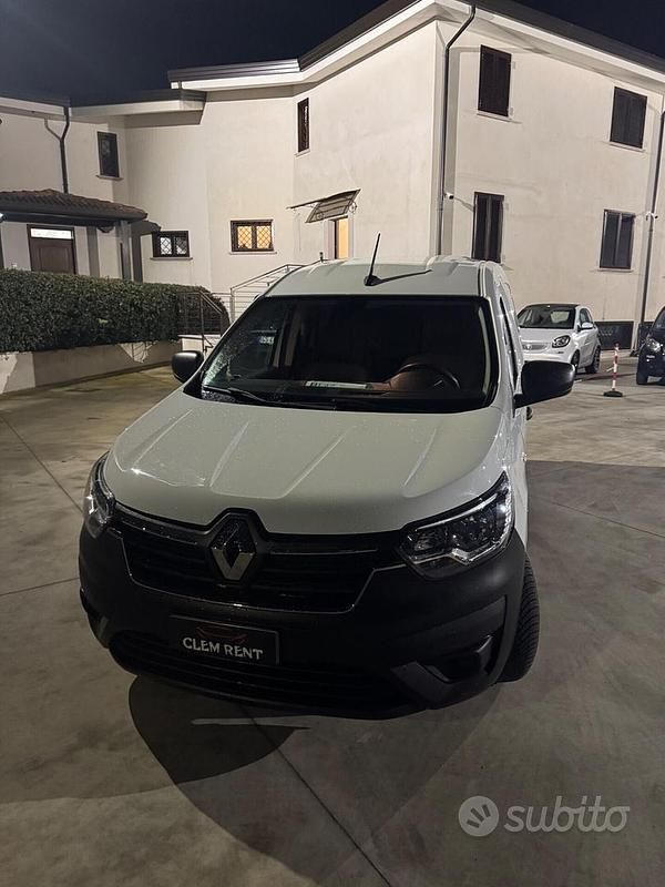 Usado Renault Express 95 CV (69 kW) 2022 Blanco Monovolumen