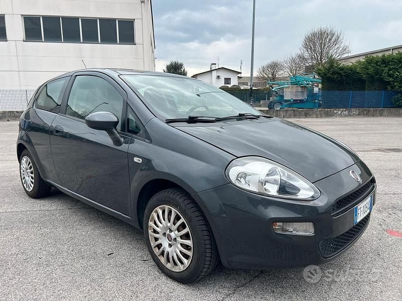 Usata Fiat Punto Street 69 CV (50 kW) 2015 Grigio Utilitaria