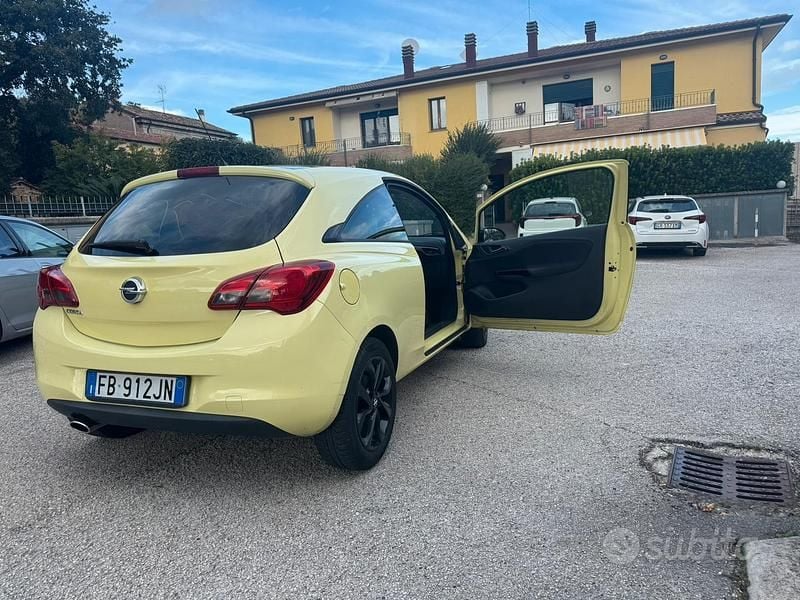 Usata Opel Corsa 2015 Giallo Coupé