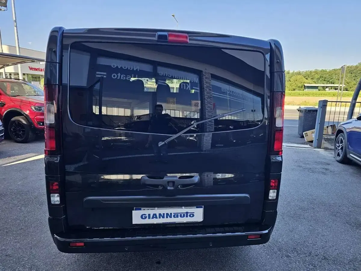Usata Renault Trafic 150 CV (110 kW) 2026 Nero Monovolume