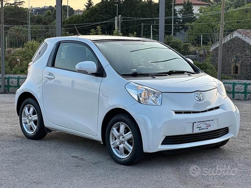 Usata Toyota iQ Lounge 68 CV (50 kW) 2011 Bianco Utilitaria