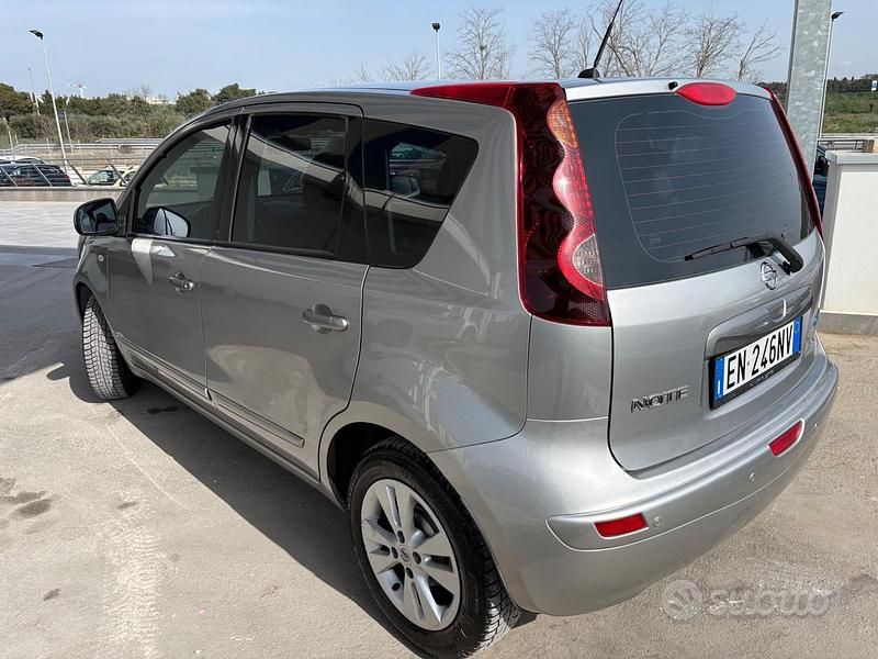 Usata Nissan Note Tekna 90 CV (66 kW) 2012 Grigio Utilitaria
