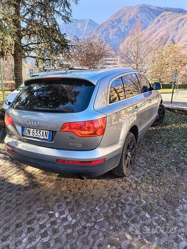 Grigio Usata 2008 Audi Q7 SUV | 9000 € - Immagine 1/4