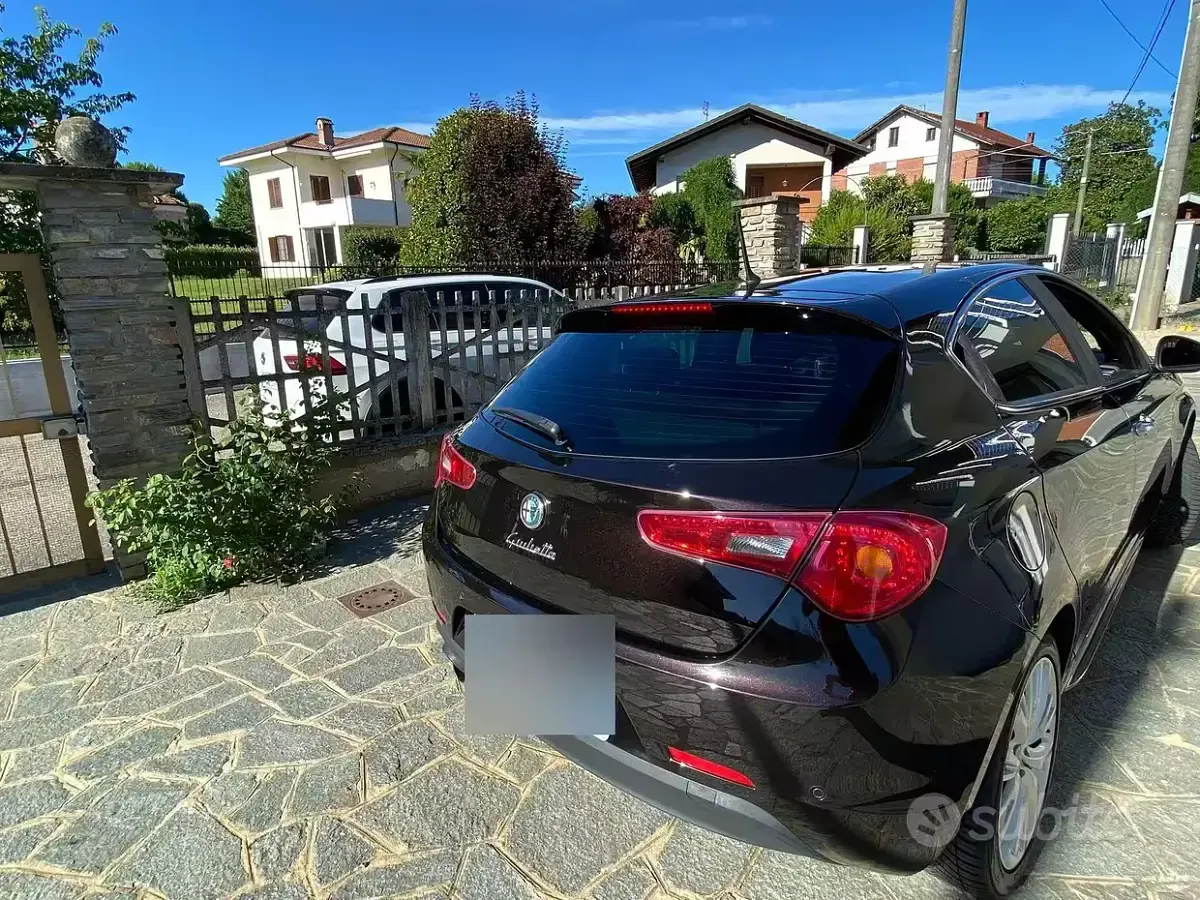 Usata Alfa Romeo Giulietta 120 CV (88 kW) 2013 Nero Utilitaria
