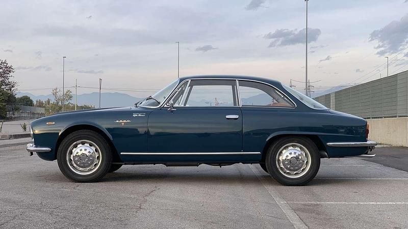 Usata Alfa Romeo 2600 Sprint 147 CV (108 kW) 1963 Blu/azzurro Coupé
