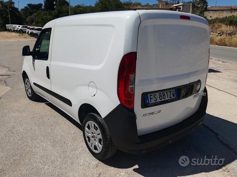 Usata Fiat Doblò 105 CV (77 kW) 2018 Bianco Monovolume
