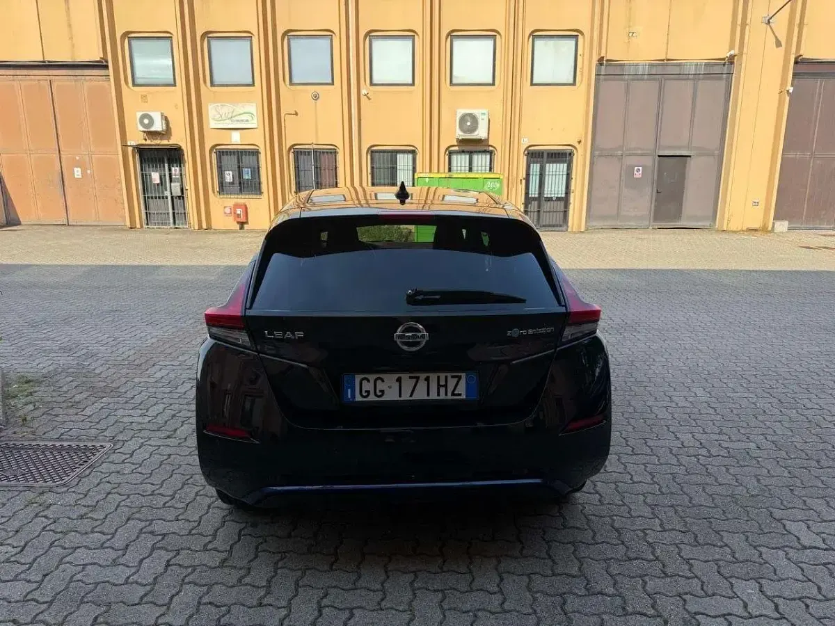 Usata Nissan Leaf 89 kW (122 CV) 2021 Nero Utilitaria