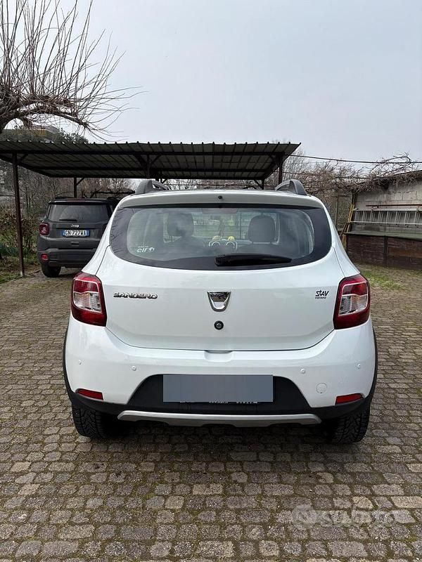 Usata Dacia Sandero Stepway 90 CV (66 kW) 2016 Bianco Berlina