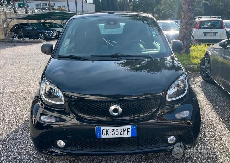 Usata 2017 Smart ForTwo Coupé Cabrio | 14.900 € (Cara) - Immagine 1/4