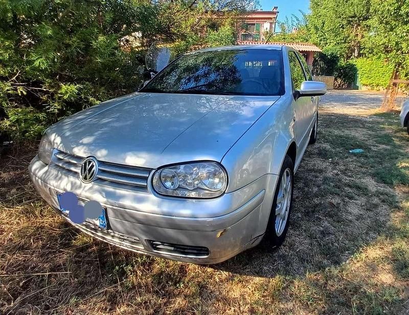 Usata VW Golf IV Highline 110 CV (80 kW) 2001 Berlina
