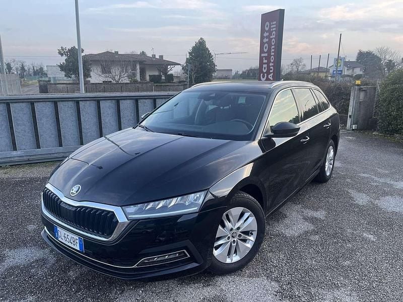 Usata Skoda Octavia Style 150 CV (110 kW) 2022 Nero Station wagon