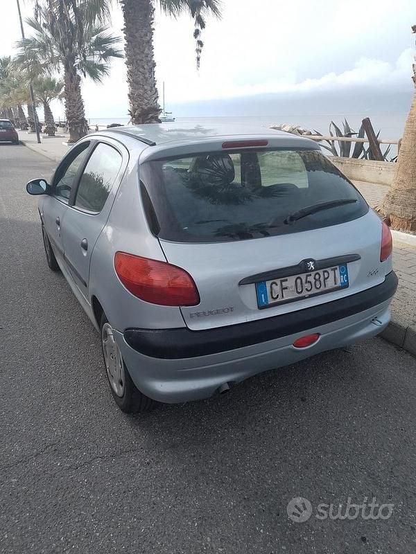 Usata Peugeot 206 68 CV (50 kW) 2003 Grigio Utilitaria