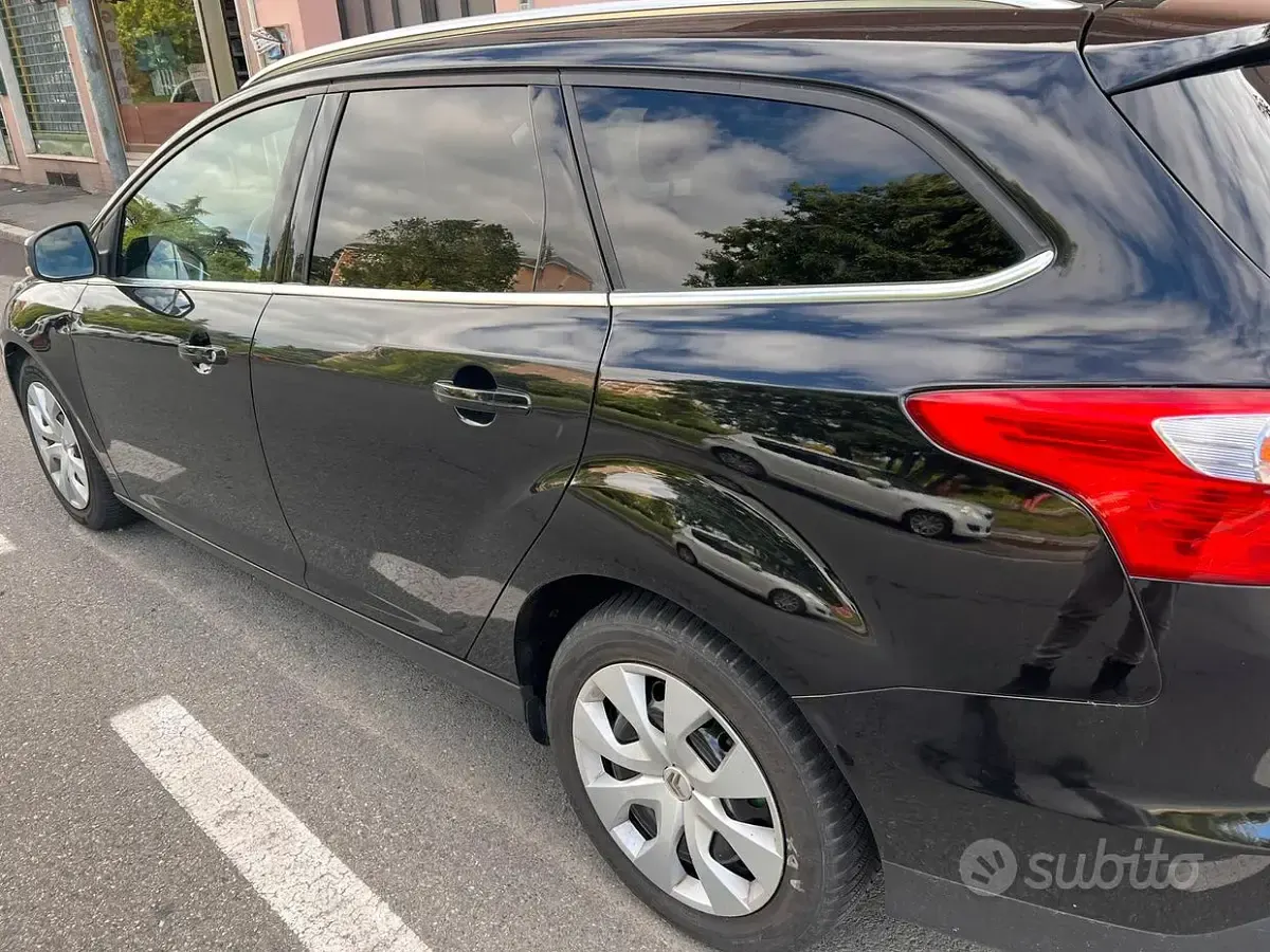 Usata Ford Focus 115 CV (84 kW) 2014 Nero Station wagon