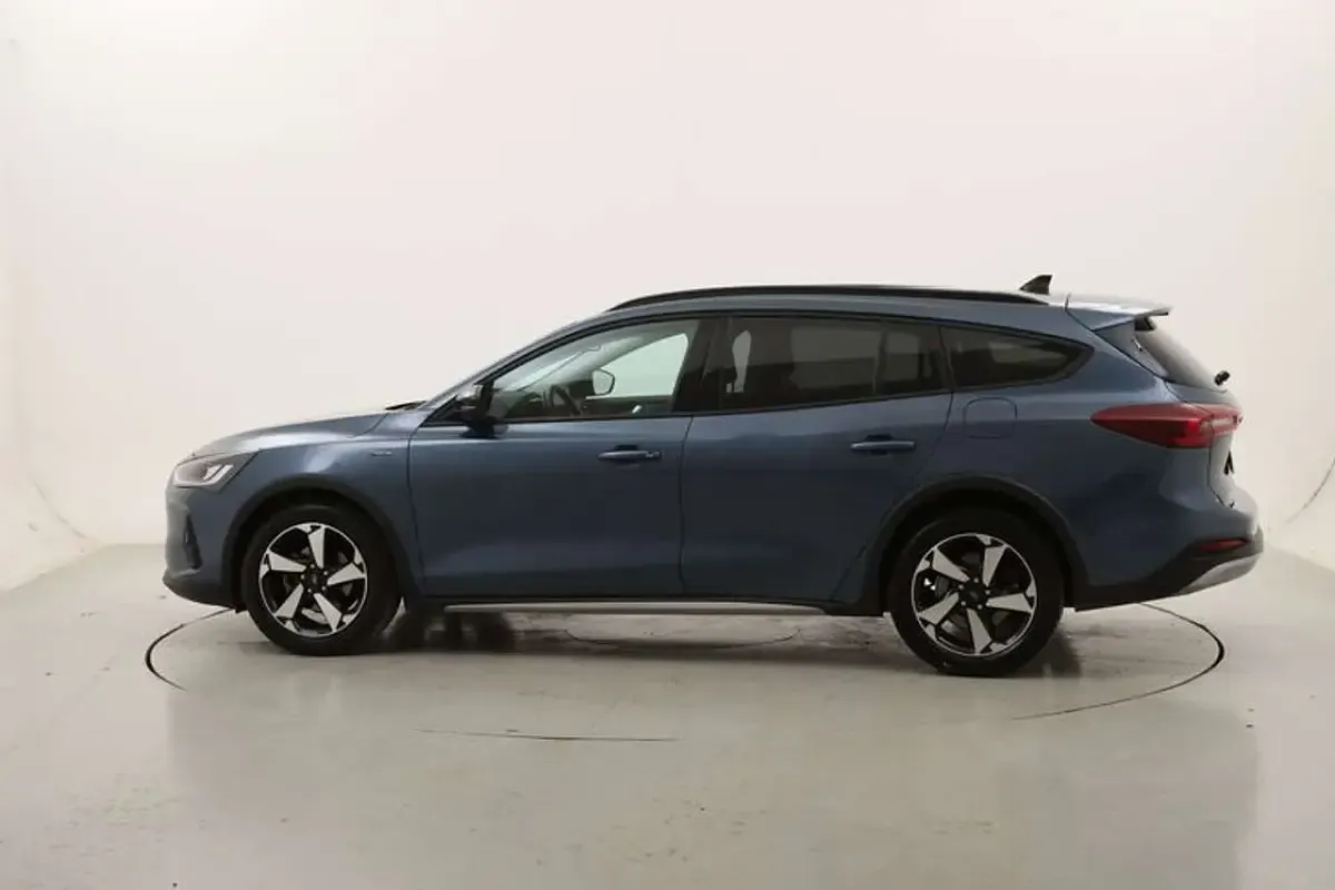 Usata Ford Focus Active 116 CV (85 kW) 2023 Blu Station wagon