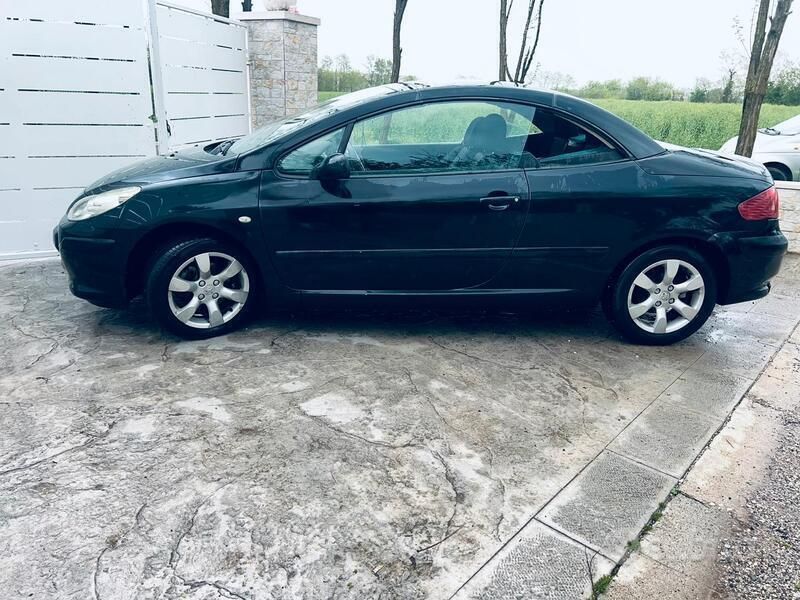 Usata Peugeot 307 CC 136 CV (100 kW) 2006 Nero Cabrio