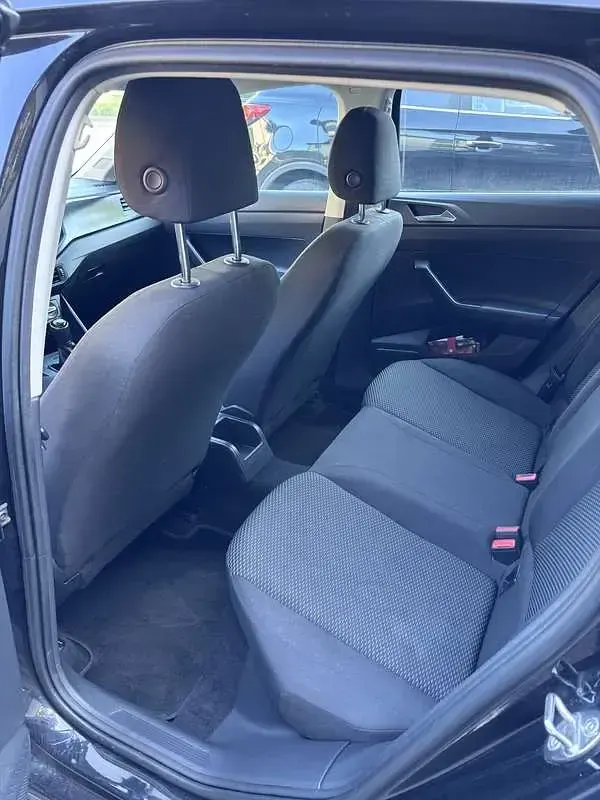 Usado VW Polo Trendline 80 CV (58 kW) 2018 Negro Utilitario