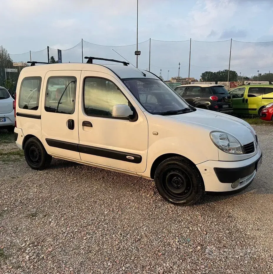 Usata Renault Kangoo 84 CV (61 kW) 2005 Bianco Monovolume