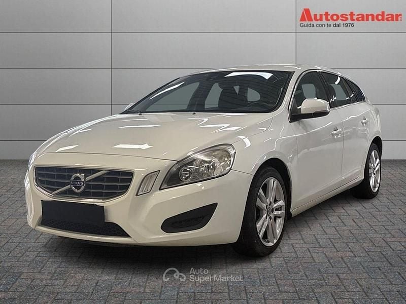 Begagnad Volvo V60 Momentum 136 HK (100 kW) 2013 Kombi